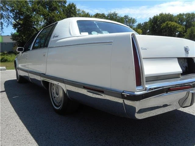 1993 Cadillac Fleetwood - Image 6 of 21