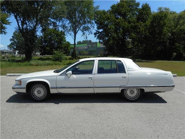 1993 Cadillac Fleetwood - Image 8 of 21
