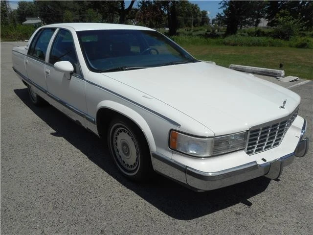 1993 Cadillac Fleetwood - Image 13 of 21