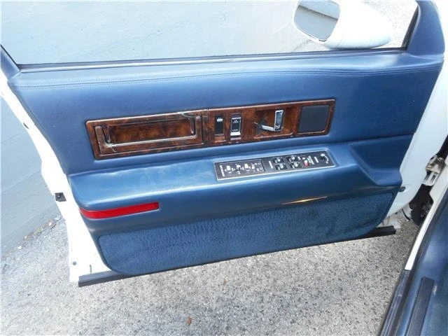 1993 Cadillac Fleetwood - Image 14 of 21