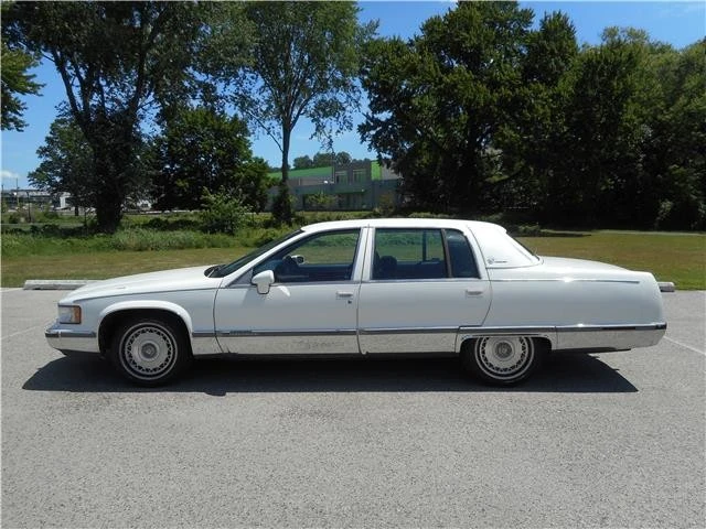 1993 Cadillac Fleetwood - Image 8 of 21