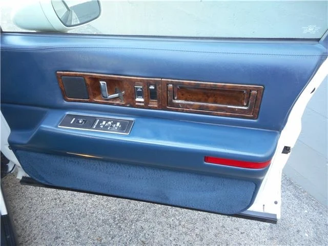 1993 Cadillac Fleetwood - Image 16 of 21