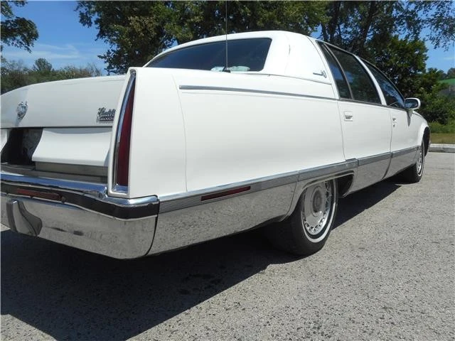 1993 Cadillac Fleetwood - Image 4 of 21