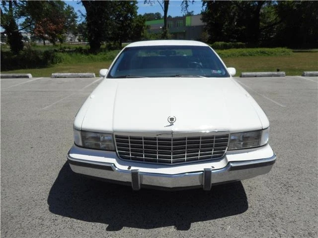 1993 Cadillac Fleetwood - Image 11 of 21
