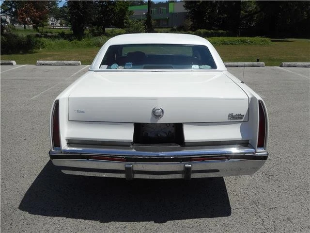 1993 Cadillac Fleetwood - Image 5 of 21