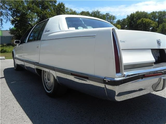 1993 Cadillac Fleetwood - Image 6 of 21