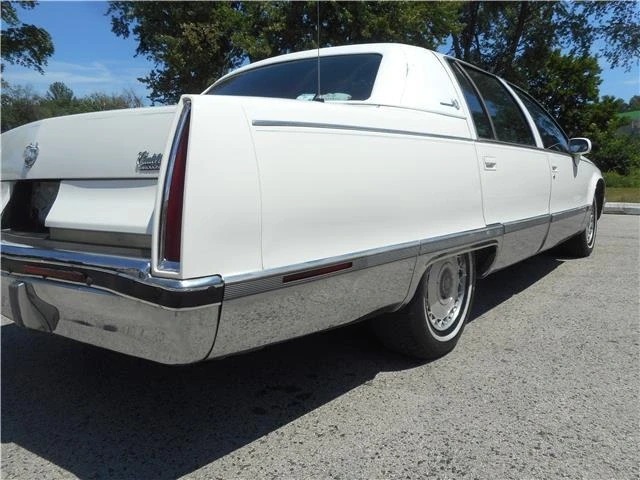 1993 Cadillac Fleetwood - Image 4 of 21