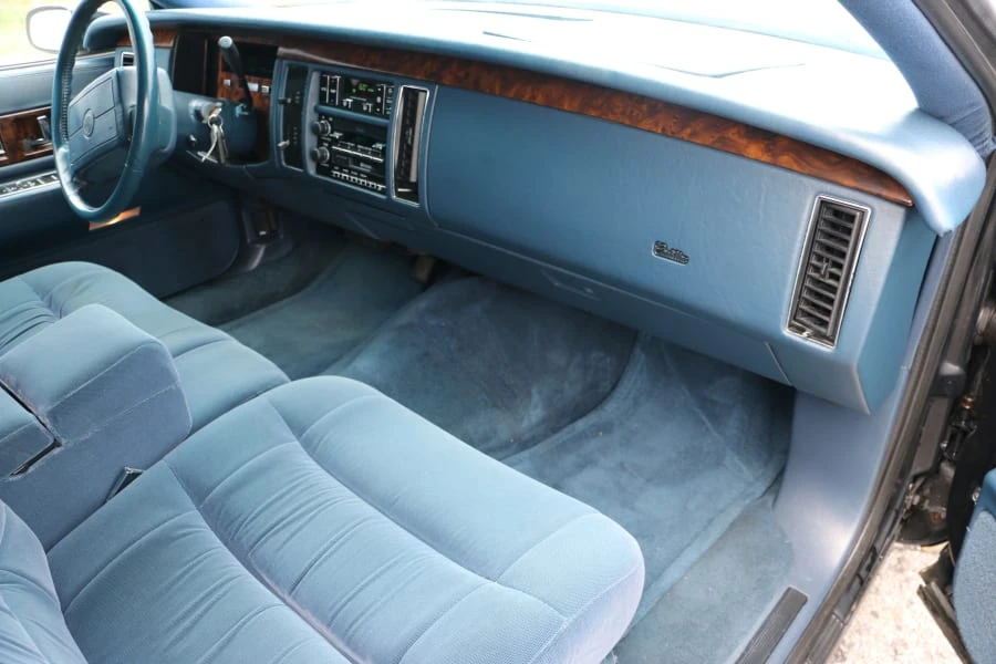 1993 Cadillac Fleetwood - Image 5 of 12