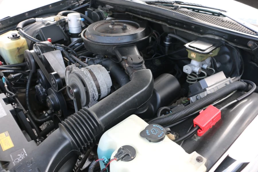 1993 Cadillac Fleetwood - Image 8 of 12