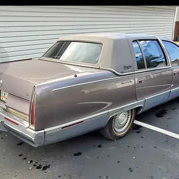 1993 Cadillac Fleetwood Sixty Special Sedan 4D
