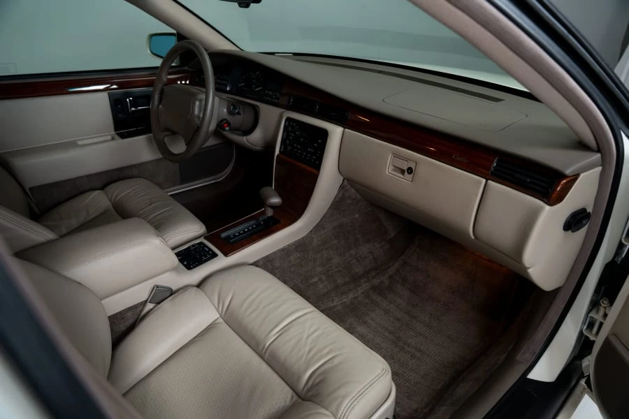 1993 Cadillac Seville - Image 16 of 31