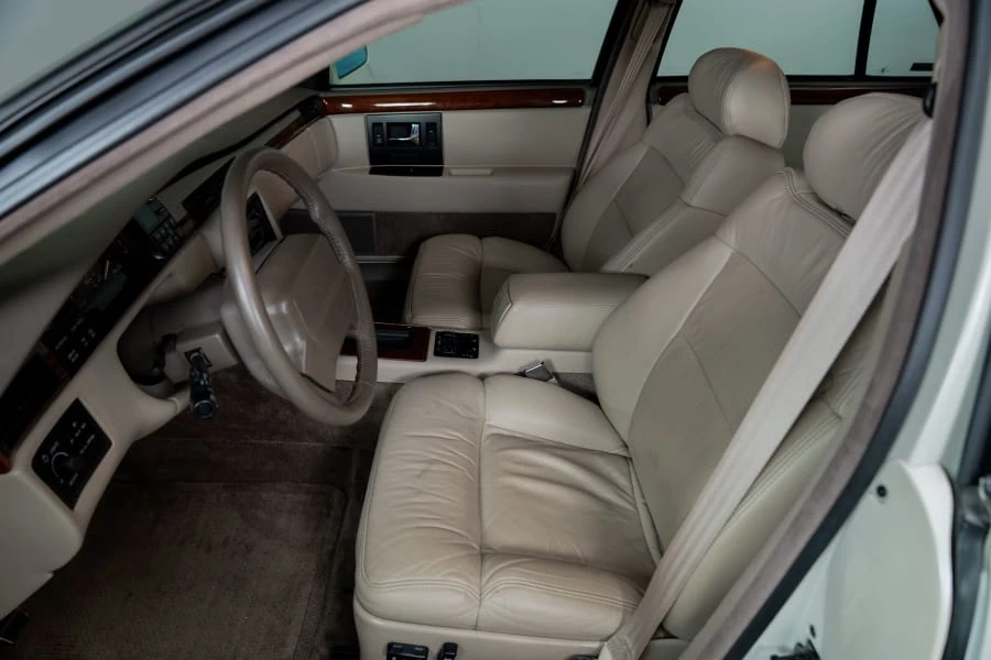 1993 Cadillac Seville - Image 24 of 31