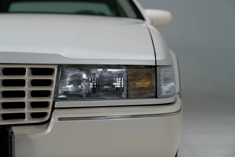 1993 Cadillac Seville - Image 10 of 31