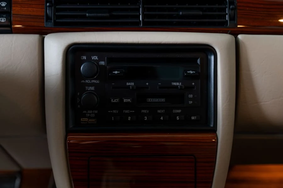 1993 Cadillac Seville - Image 27 of 31
