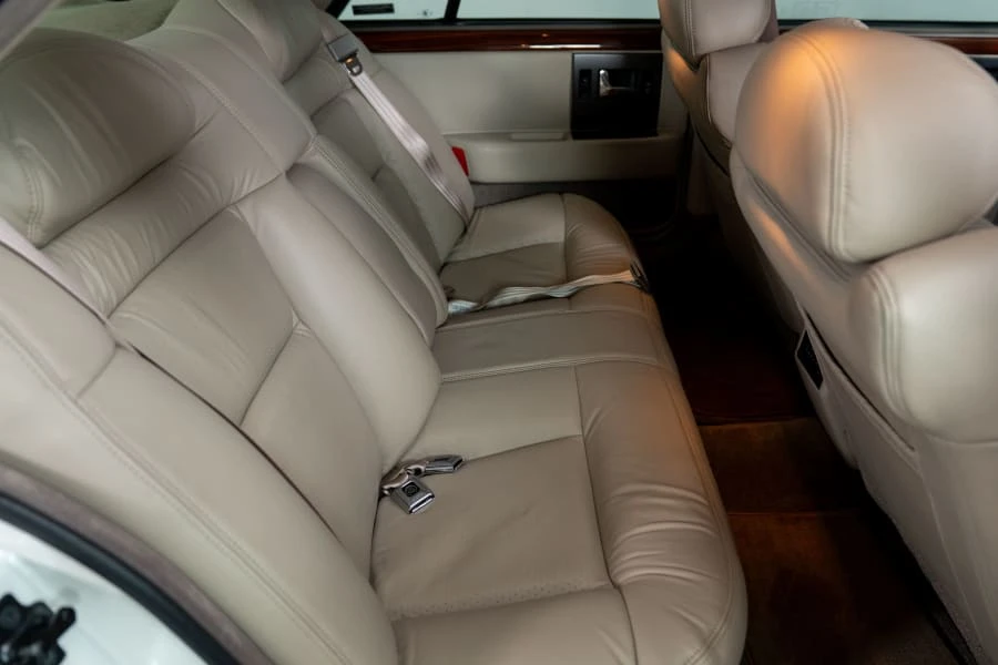 1993 Cadillac Seville - Image 23 of 31