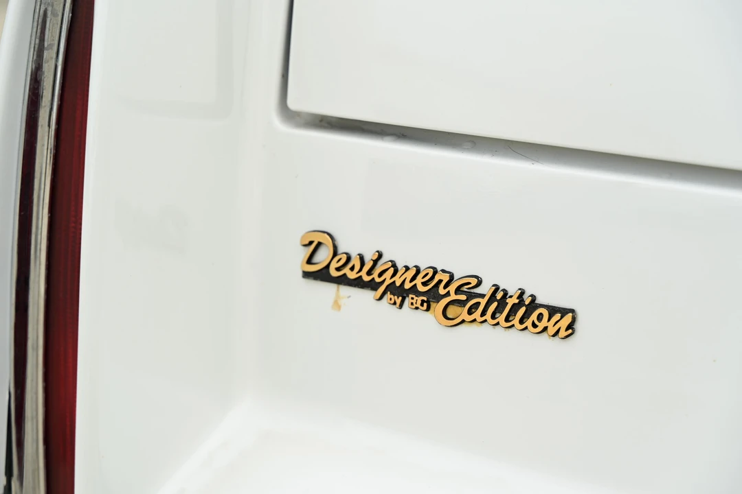 1993 Cadillac DeVille 6th Gen - Image 24 of 31