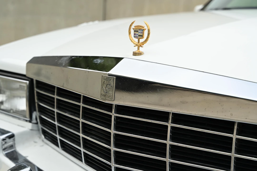 1993 Cadillac DeVille 6th Gen - Image 11 of 31