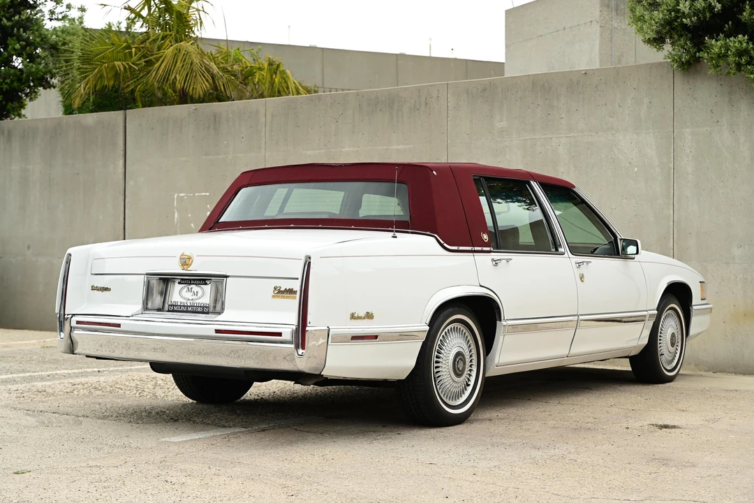 1993 Cadillac DeVille 6th Gen - Image 8 of 31