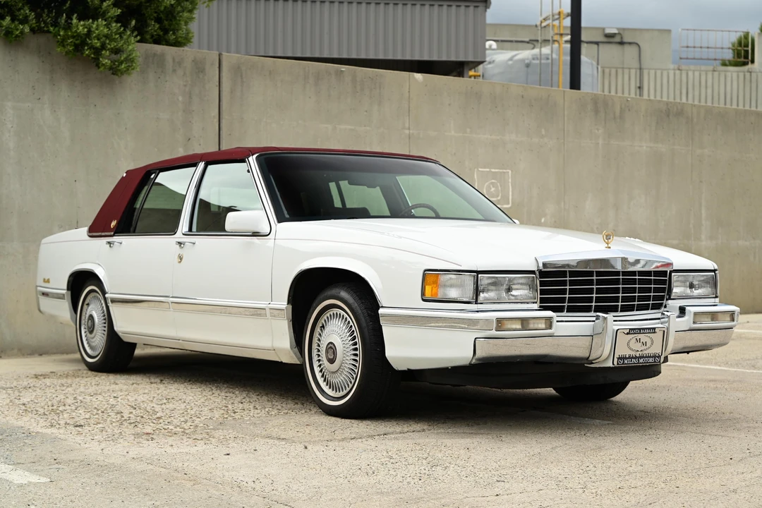 1993 Cadillac DeVille 6th Gen - Image 9 of 31