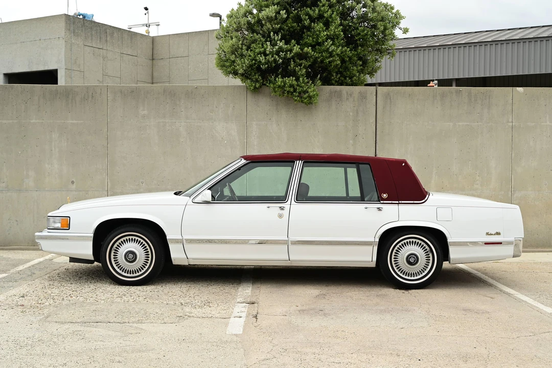 1993 Cadillac DeVille 6th Gen - Image 7 of 31