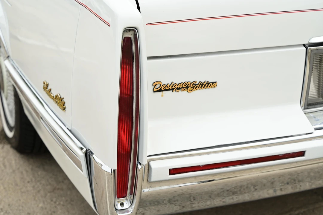 1993 Cadillac DeVille 6th Gen - Image 22 of 31