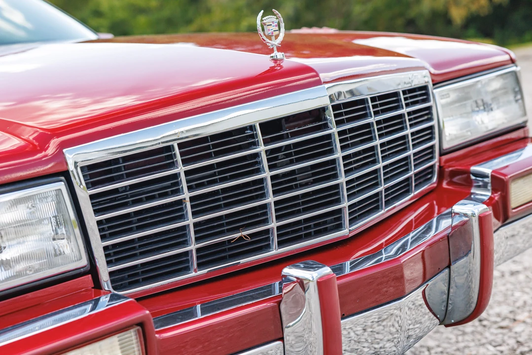 1993 Cadillac DeVille 6th Gen - Image 23 of 31