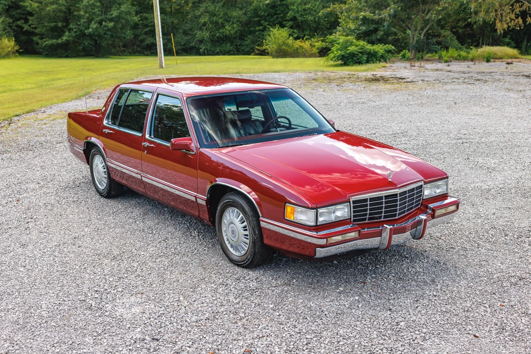 1993 Cadillac DeVille 6th Gen - Image 17 of 31