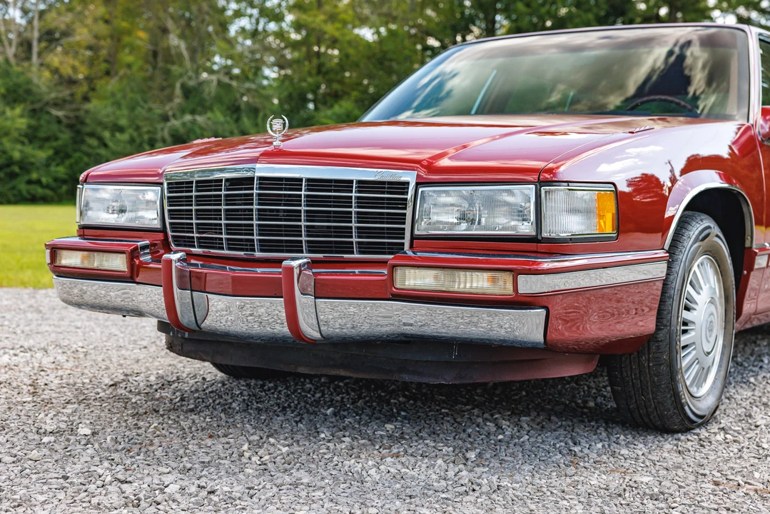 1993 Cadillac DeVille 6th Gen - Image 19 of 31