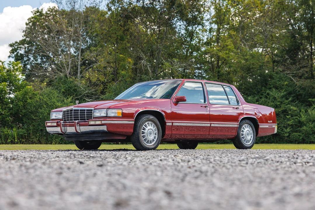 1993 Cadillac DeVille 6th Gen - Image 5 of 31