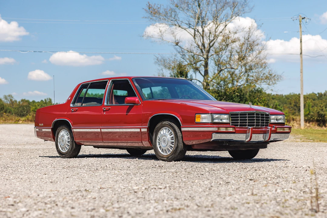 1993 Cadillac DeVille 6th Gen - Image 14 of 31