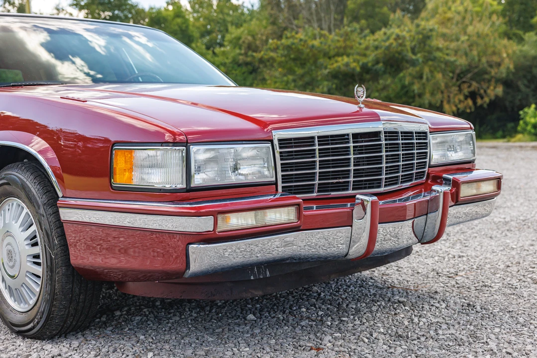1993 Cadillac DeVille 6th Gen - Image 20 of 31