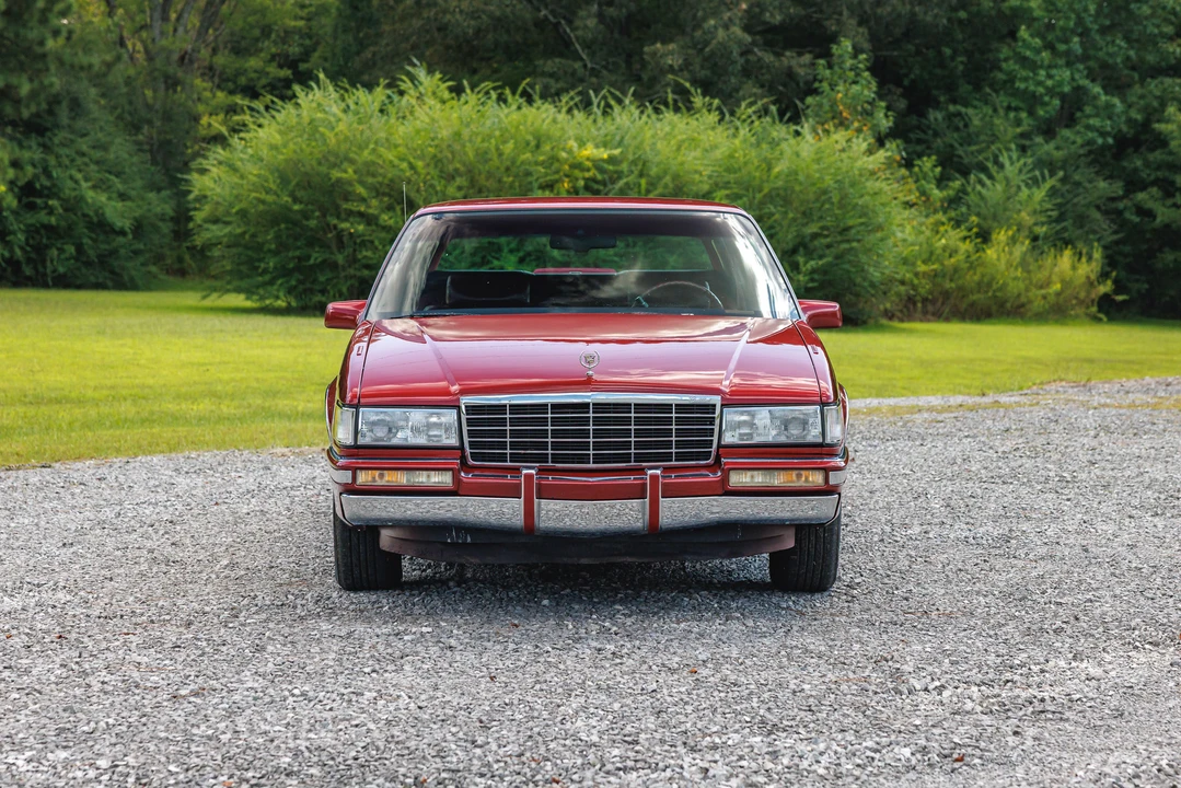 1993 Cadillac DeVille 6th Gen - Image 2 of 31