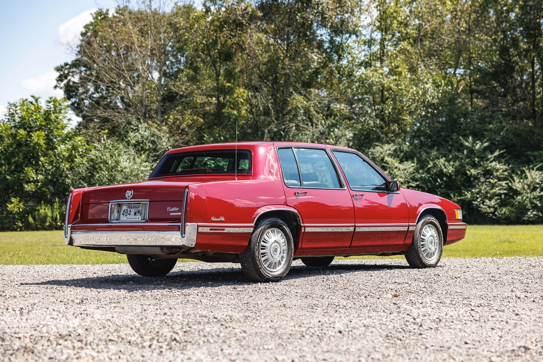 1993 Cadillac DeVille 6th Gen - Image 11 of 31