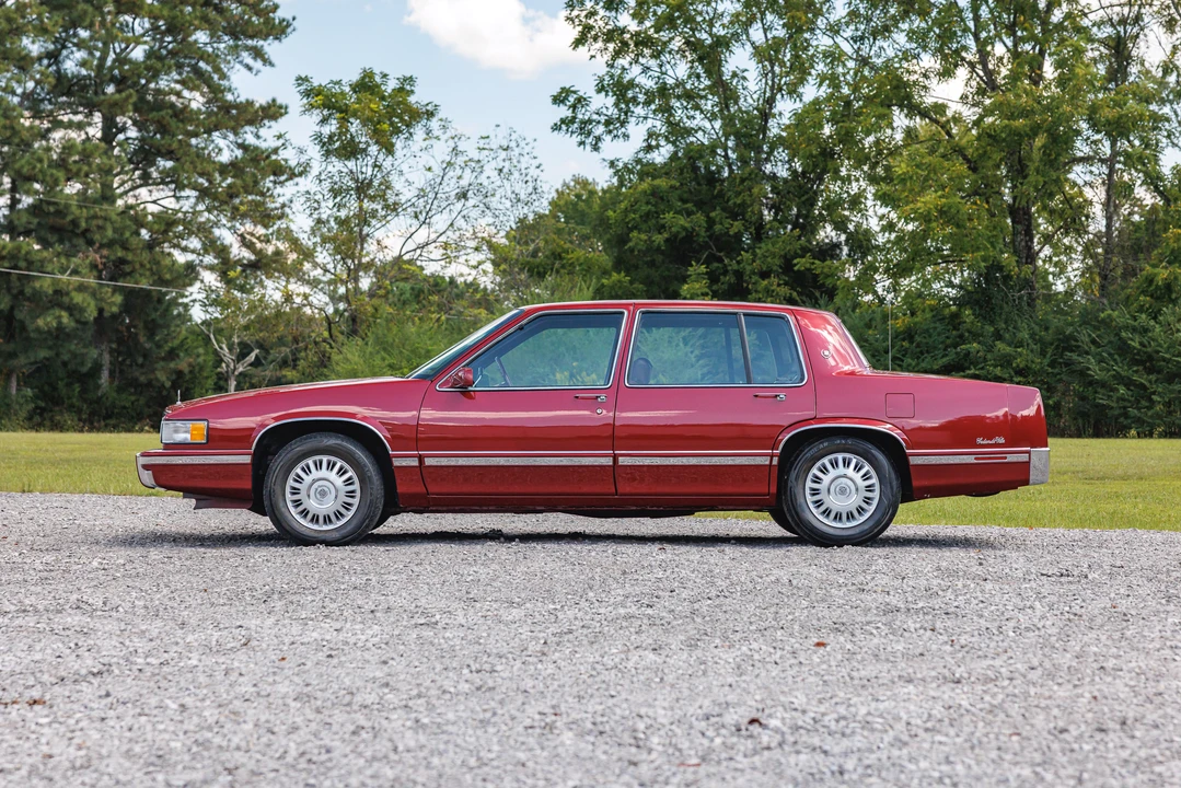 1993 Cadillac DeVille 6th Gen - Image 7 of 31