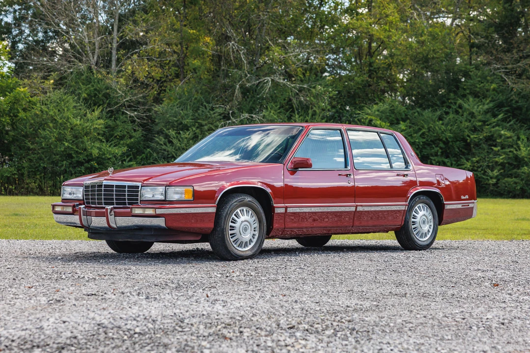 1993 Cadillac DeVille 6th Gen - Image 3 of 31