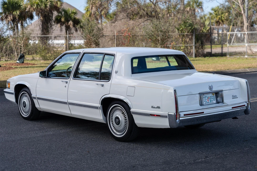 1993 Cadillac DeVille 6th Gen - Image 8 of 31