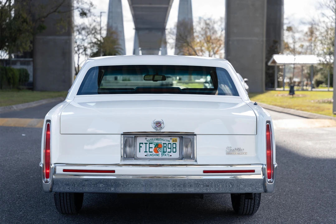 1993 Cadillac DeVille 6th Gen - Image 10 of 31