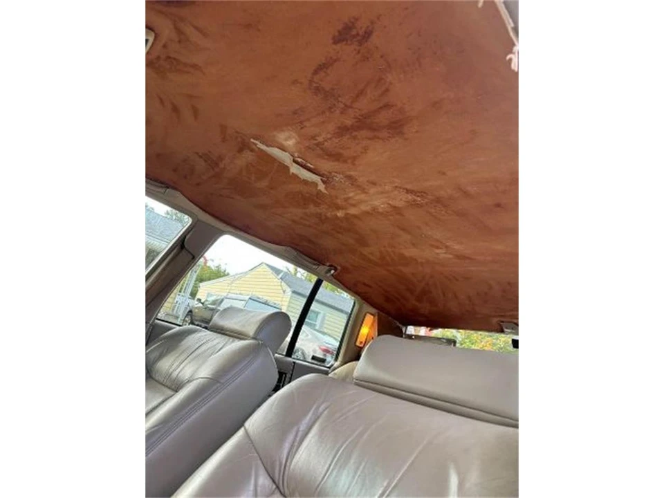 1993 Cadillac DeVille 6th Gen - Image 4 of 17