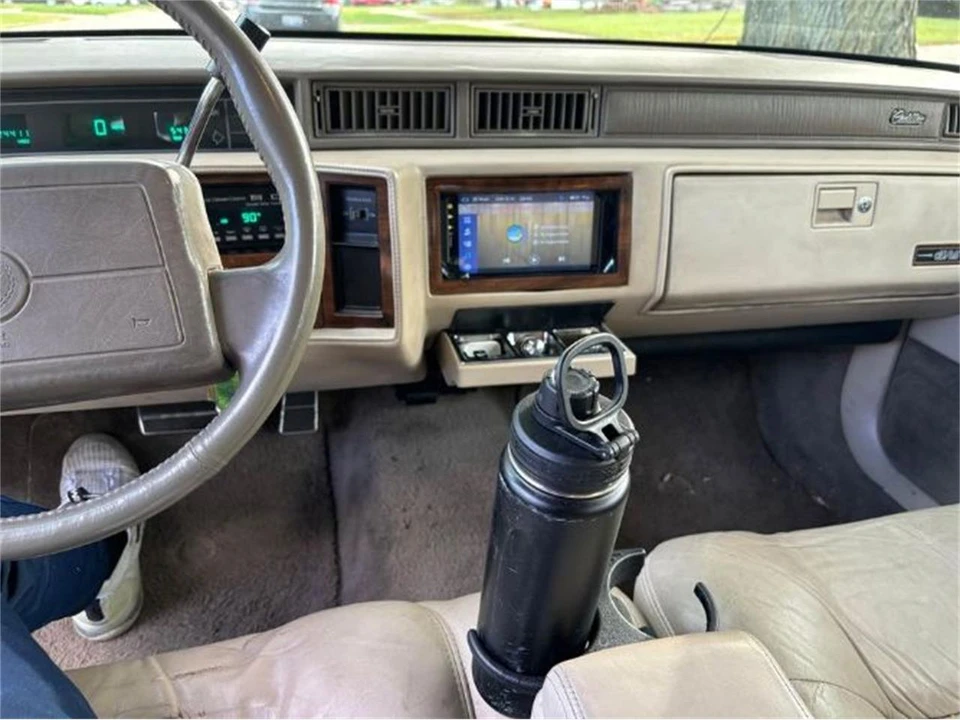 1993 Cadillac DeVille 6th Gen - Image 7 of 17