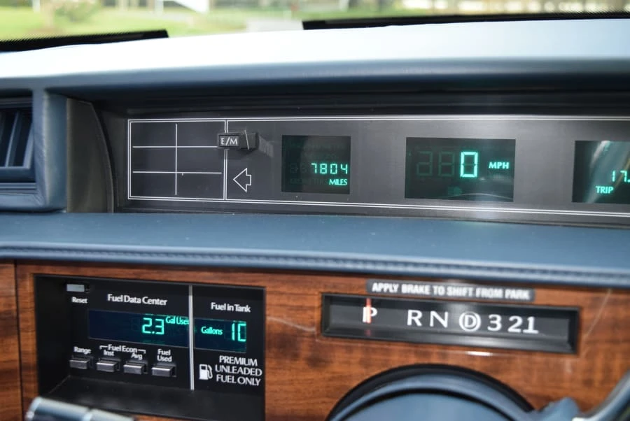 1993 Cadillac DeVille 6th Gen - Image 7 of 12