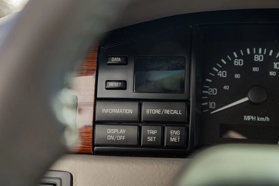 1993 Cadillac Seville - Image 20 of 31