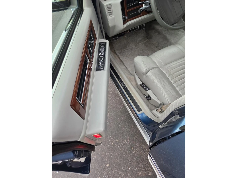 1993 Cadillac Sixty Special - Image 8 of 13