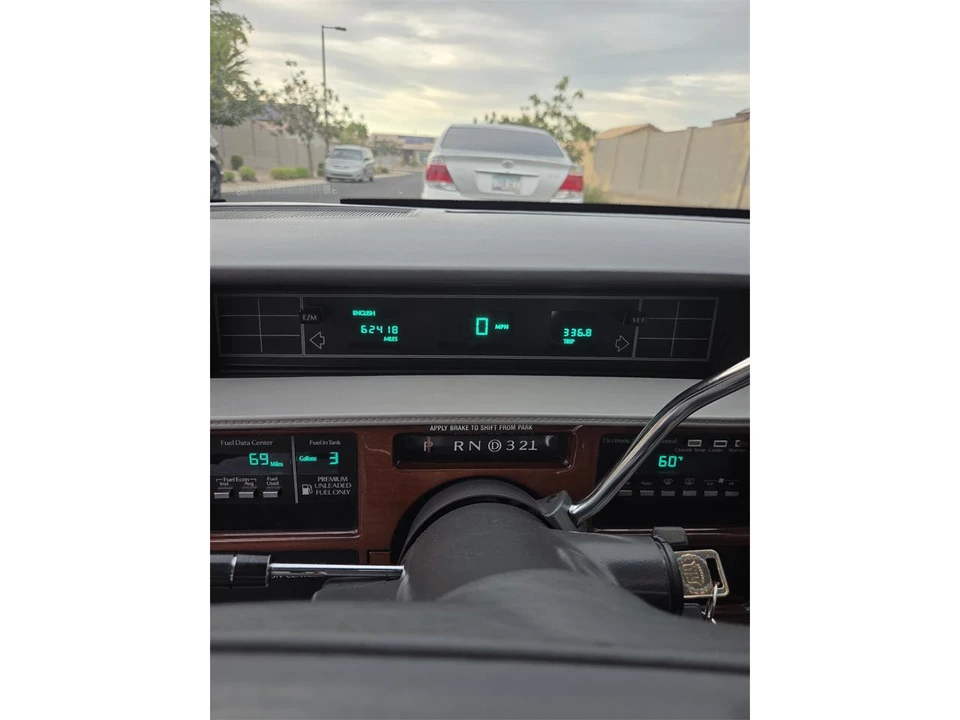 1993 Cadillac Sixty Special - Image 9 of 13