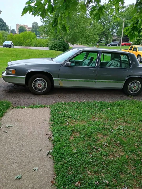 1993 Cadillac DeVille 6th Gen - Image 8 of 11