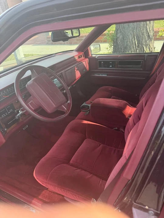 1993 Cadillac DeVille 6th Gen - Image 5 of 7