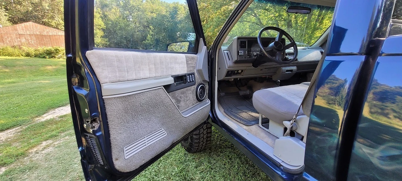 1993 Chevrolet C/K 4th Gen - Image 8 of 21