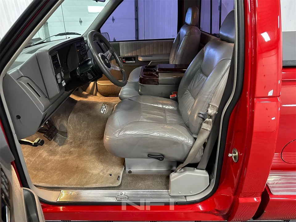 1993 Chevrolet C/K 4th Gen - Image 25 of 31