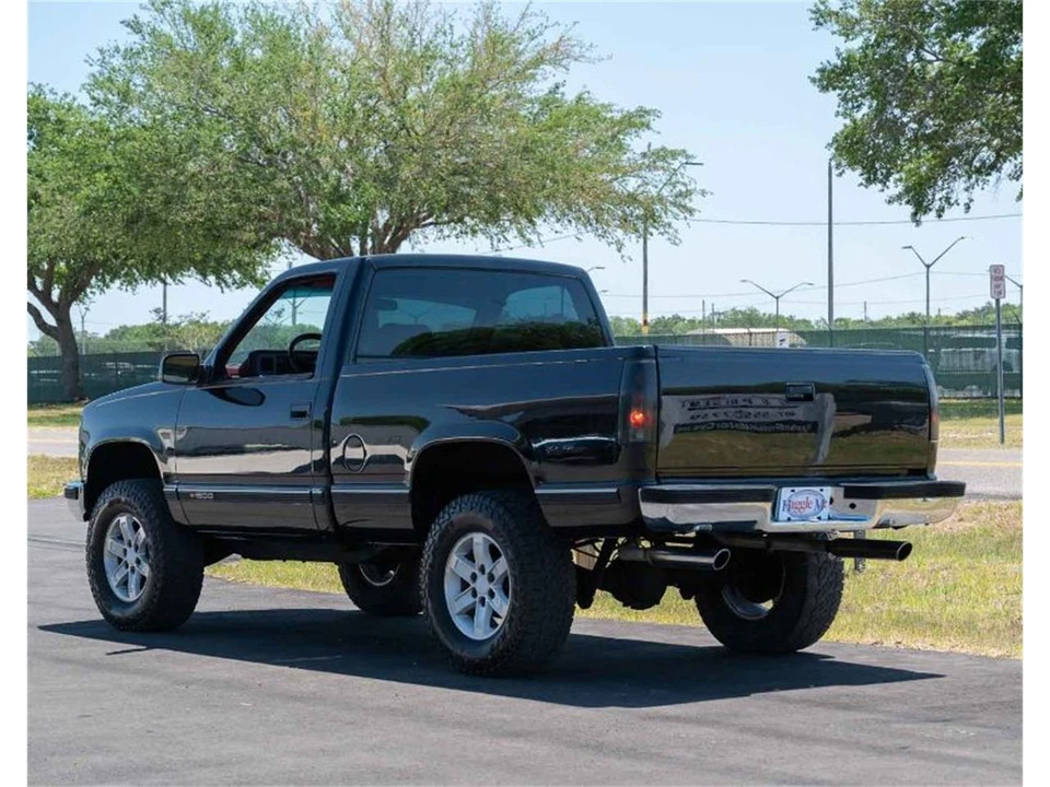 1993 Chevrolet C/K 4th Gen - Image 4 of 13