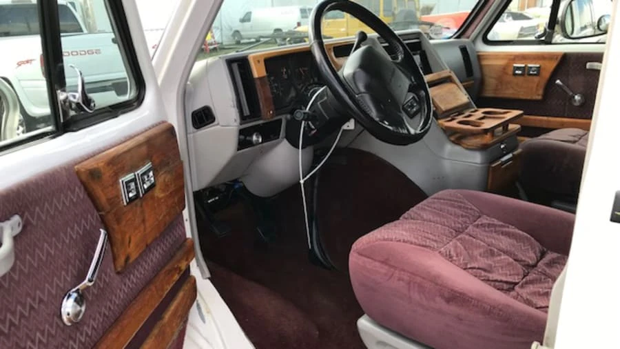 1993 Chevrolet G-Series Van - Image 2 of 5