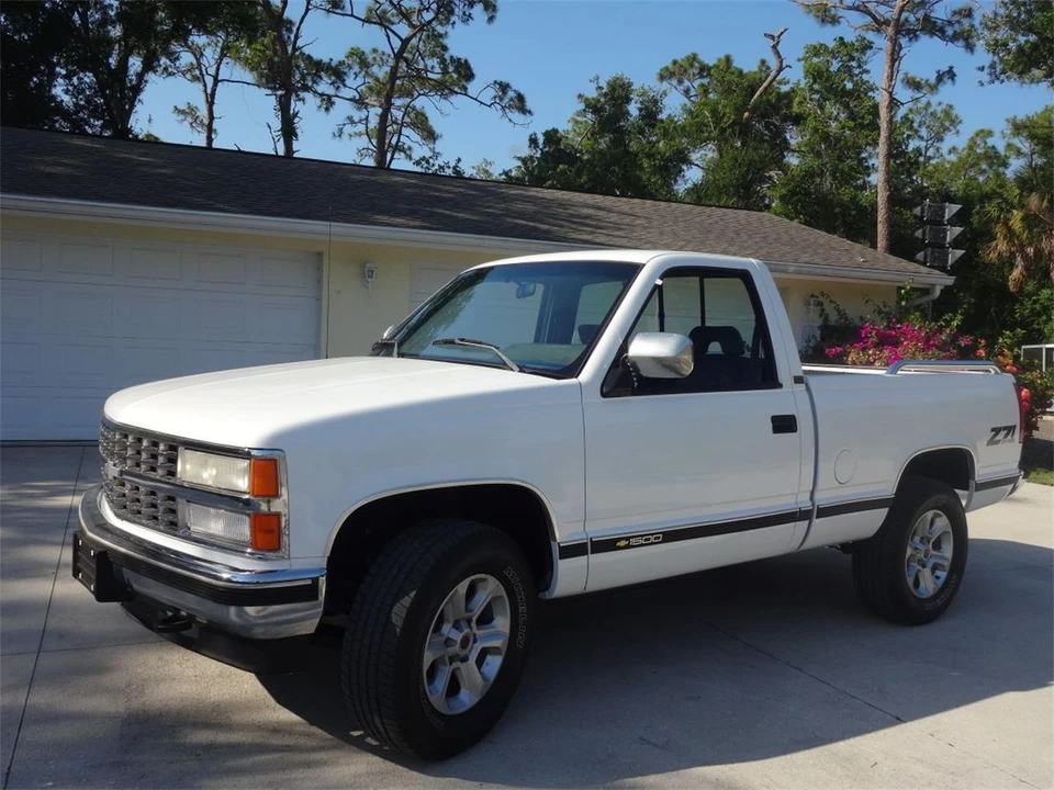 1993 Chevrolet - Image 5 of 23